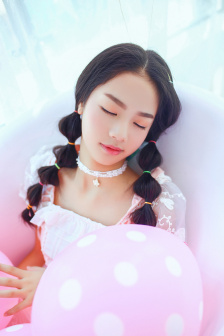 邻居少妇张开双腿让我爽一夜